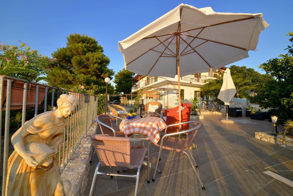 B&B Villa Nicoletta Пескічі Екстер'єр фото